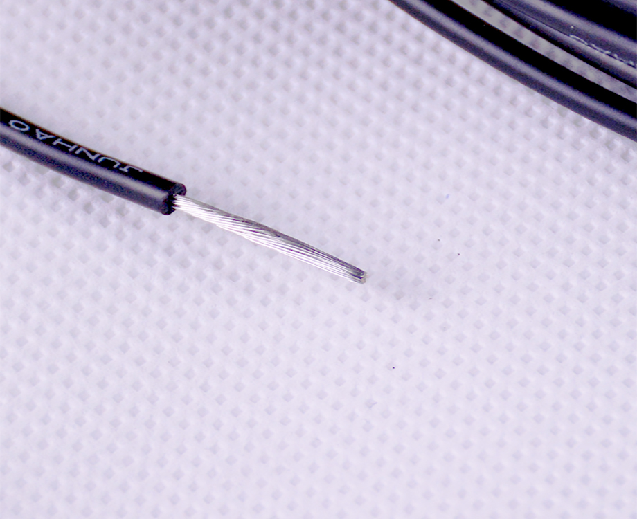 1-200FP93R4K5 18 awg Silicone Insulated Silicone Rubber Sheath Wire with UL 3135 2